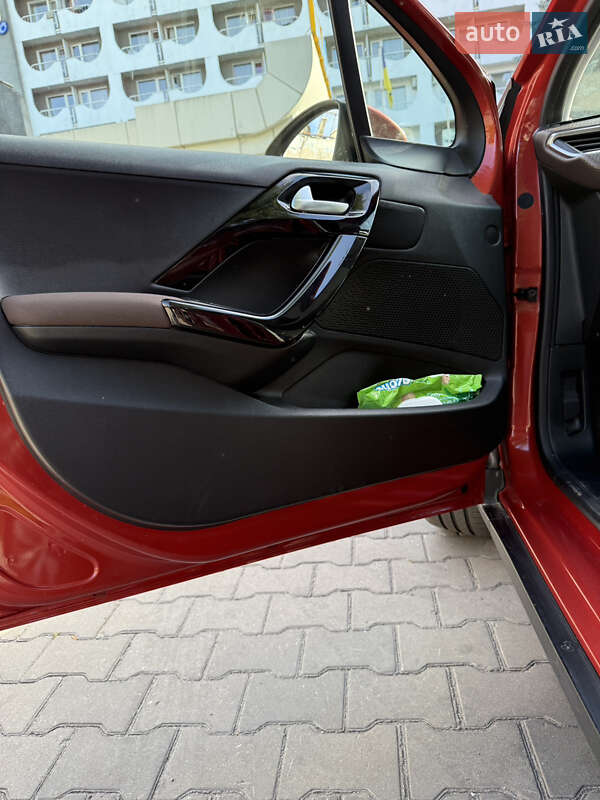 Позашляховик / Кросовер Peugeot 2008 2014 в Хмельницькому