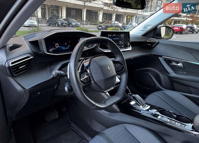 Внедорожник / Кроссовер Peugeot 2008 2021 в Киеве