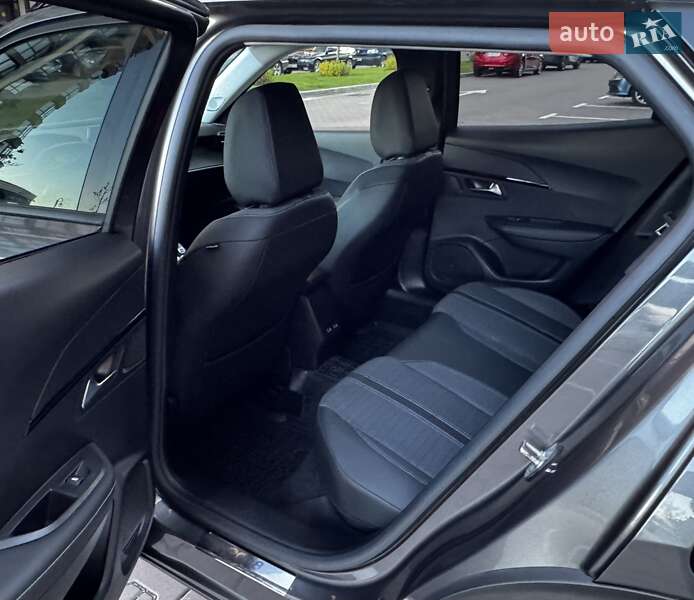 Внедорожник / Кроссовер Peugeot 2008 2021 в Киеве