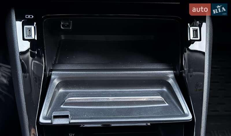 Внедорожник / Кроссовер Peugeot 2008 2021 в Киеве