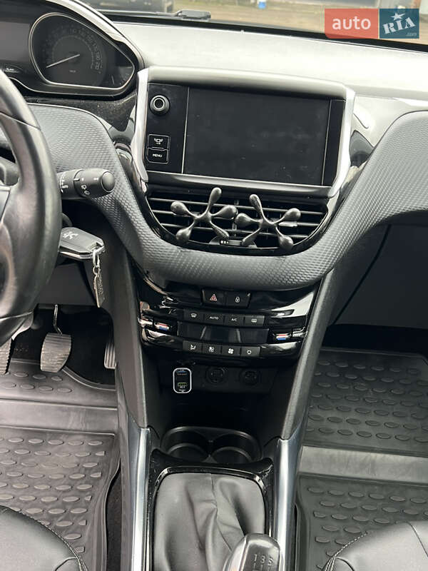 Внедорожник / Кроссовер Peugeot 2008 2013 в Бердичеве