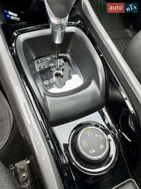 Внедорожник / Кроссовер Peugeot 2008 2017 в Николаеве