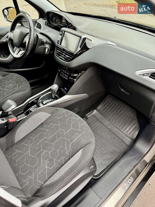 Внедорожник / Кроссовер Peugeot 2008 2017 в Николаеве