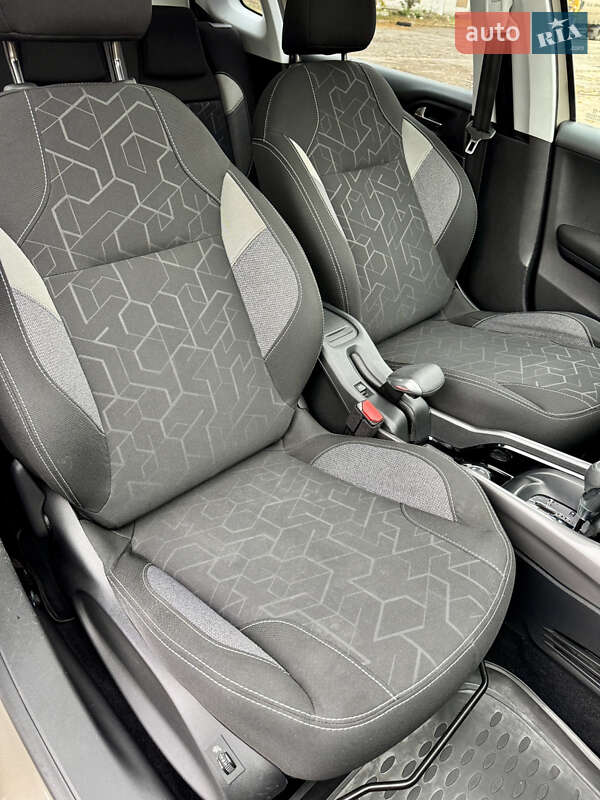 Внедорожник / Кроссовер Peugeot 2008 2017 в Николаеве