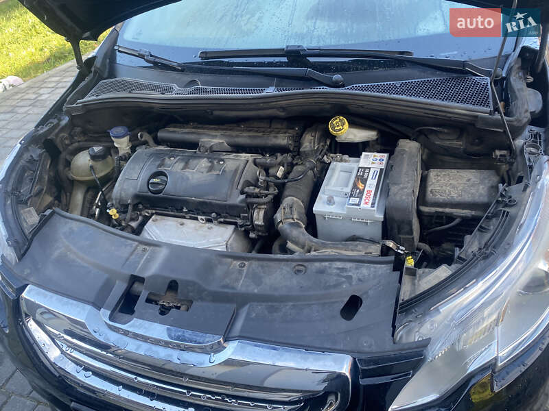 Внедорожник / Кроссовер Peugeot 2008 2013 в Львове фото 11 Внедорожник / Кроссовер Peugeot 2008 2013 в Львове