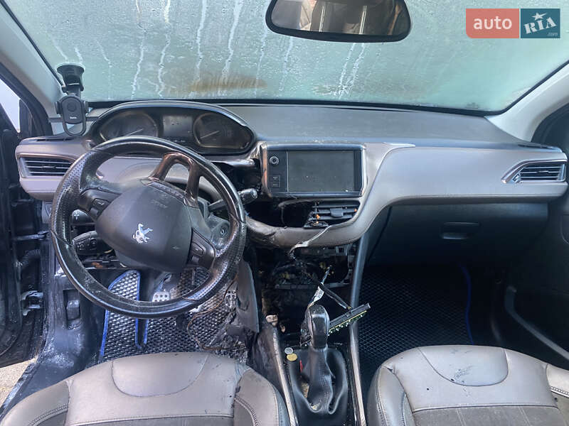 Внедорожник / Кроссовер Peugeot 2008 2013 в Львове фото 16 Внедорожник / Кроссовер Peugeot 2008 2013 в Львове