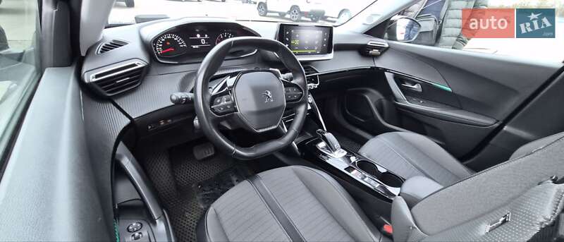 Внедорожник / Кроссовер Peugeot 2008 2021 в Киеве