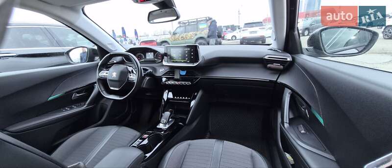 Внедорожник / Кроссовер Peugeot 2008 2021 в Киеве