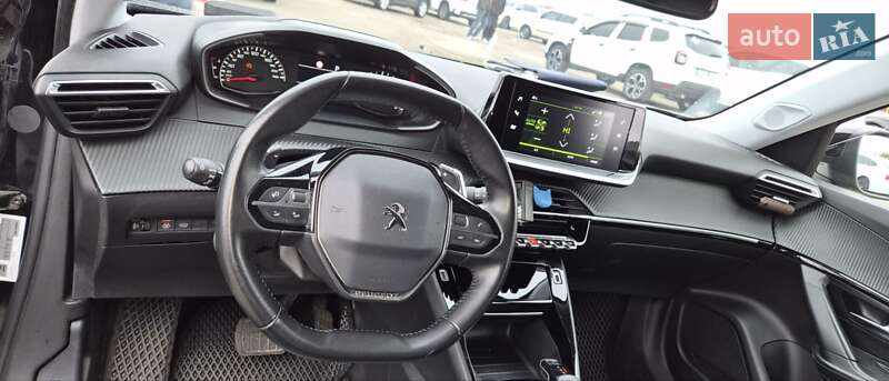 Внедорожник / Кроссовер Peugeot 2008 2021 в Киеве