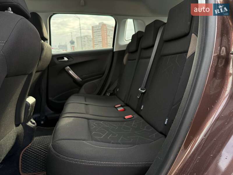 Позашляховик / Кросовер Peugeot 2008 2013 в Києві