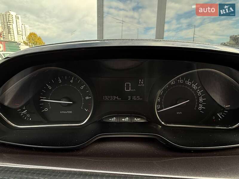 Позашляховик / Кросовер Peugeot 2008 2013 в Києві