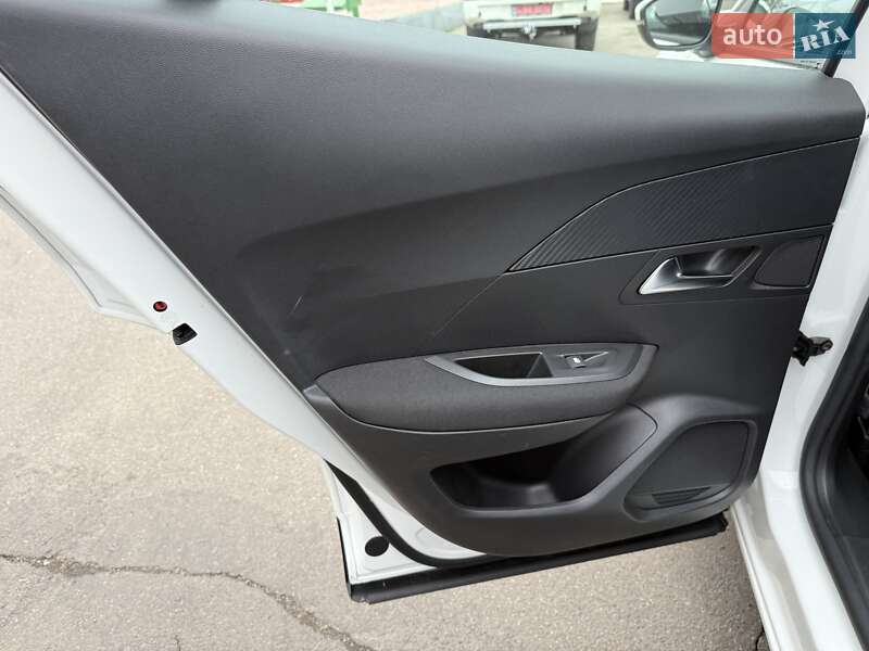 Позашляховик / Кросовер Peugeot 2008 2021 в Одесі