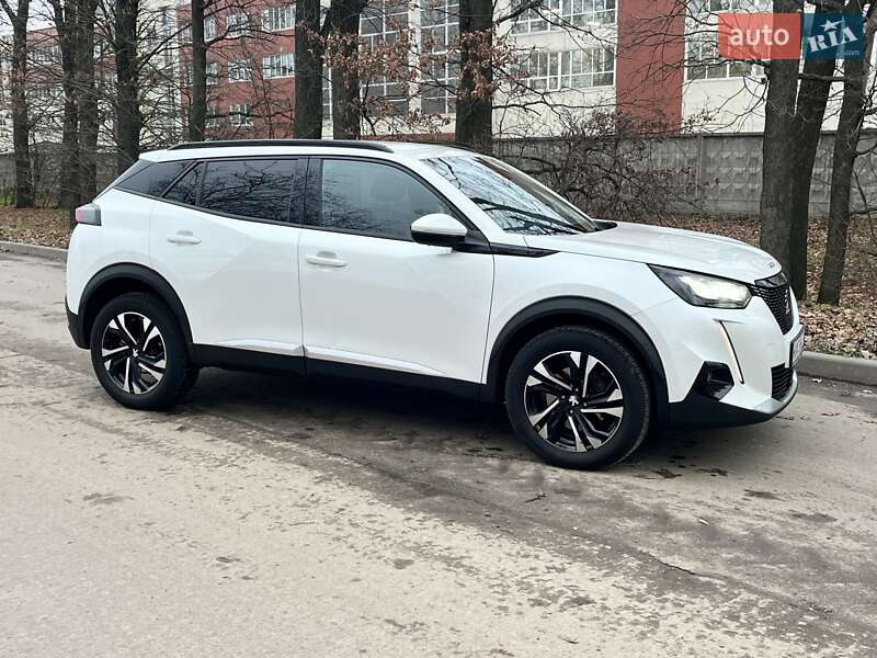 Внедорожник / Кроссовер Peugeot 2008 2020 в Киеве