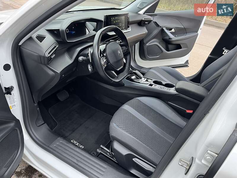 Внедорожник / Кроссовер Peugeot 2008 2020 в Киеве