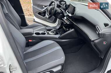 Внедорожник / Кроссовер Peugeot 2008 2020 в Киеве