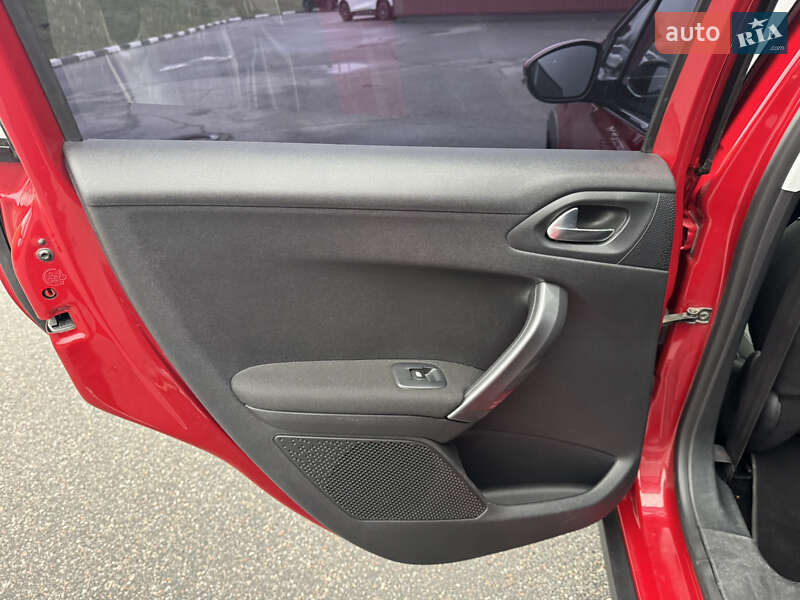 Внедорожник / Кроссовер Peugeot 2008 2018 в Киеве фото 21 Внедорожник / Кроссовер Peugeot 2008 2018 в Киеве