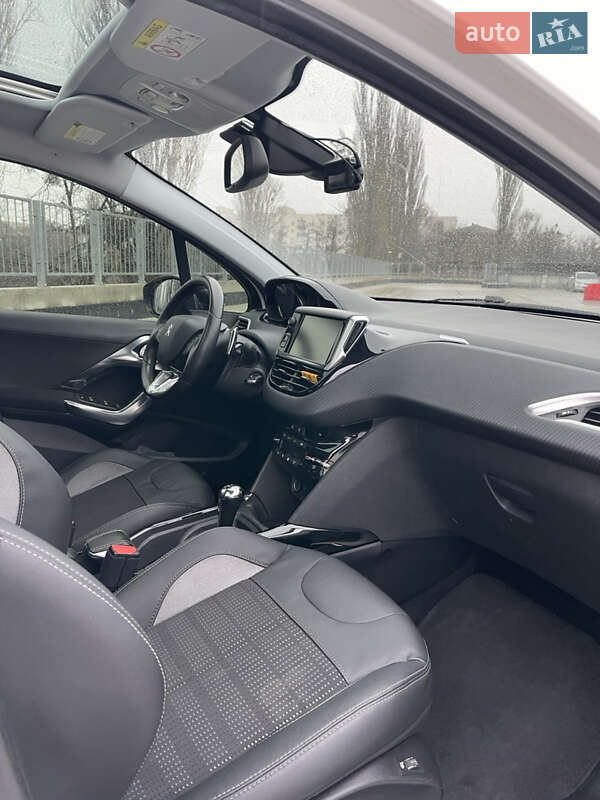 Внедорожник / Кроссовер Peugeot 2008 2015 в Киеве фото 31 Внедорожник / Кроссовер Peugeot 2008 2015 в Киеве