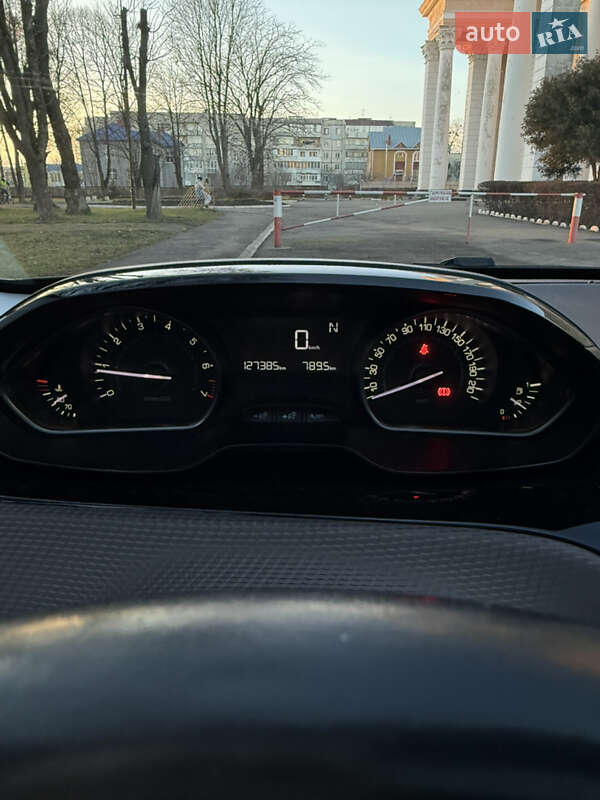 Внедорожник / Кроссовер Peugeot 2008 2015 в Староконстантинове