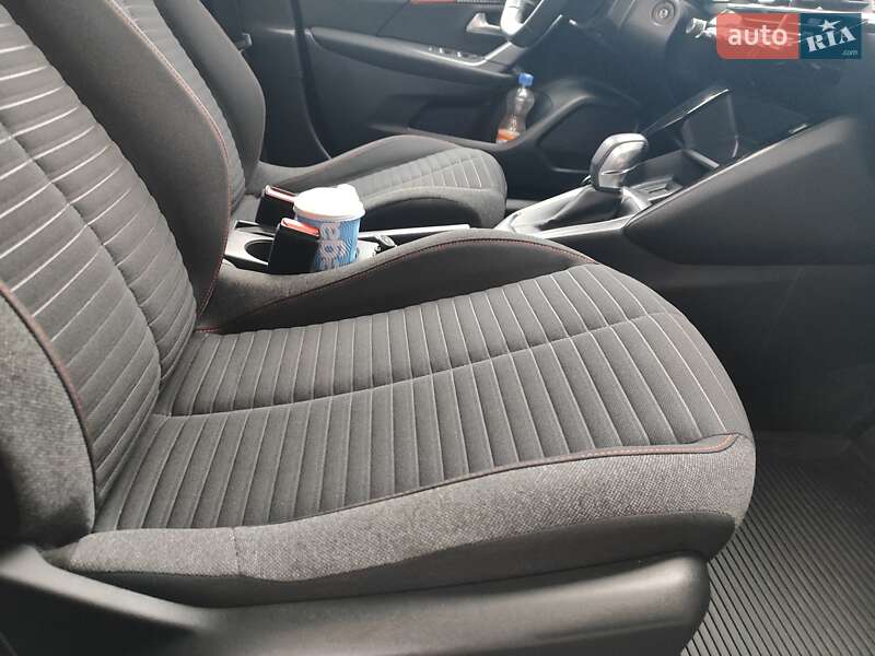 Позашляховик / Кросовер Peugeot 2008 2020 в Львові