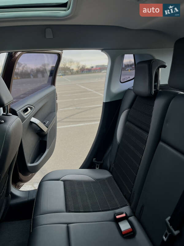 Внедорожник / Кроссовер Peugeot 2008 2015 в Одессе