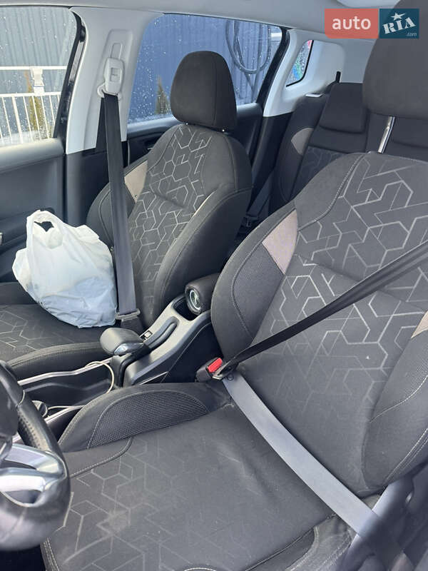 Внедорожник / Кроссовер Peugeot 2008 2014 в Болехове