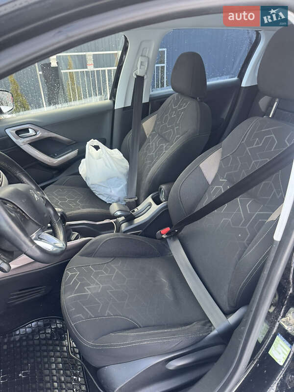 Внедорожник / Кроссовер Peugeot 2008 2014 в Болехове