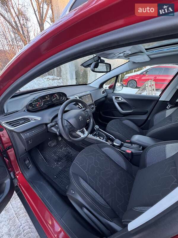 Позашляховик / Кросовер Peugeot 2008 2017 в Львові