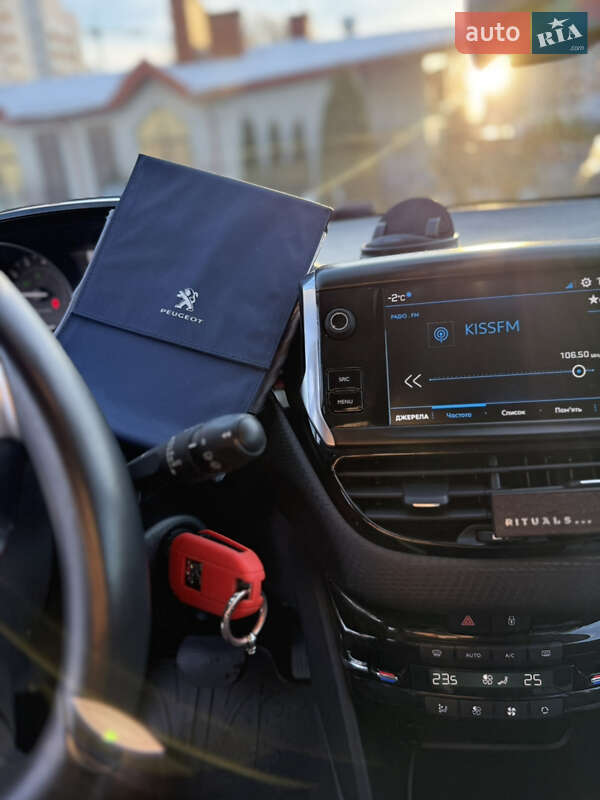 Позашляховик / Кросовер Peugeot 2008 2018 в Києві