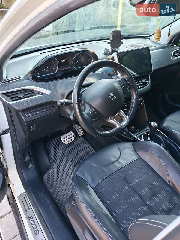 Внедорожник / Кроссовер Peugeot 2008 2015 в Одессе