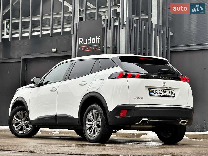 Внедорожник / Кроссовер Peugeot 2008 2021 в Киеве