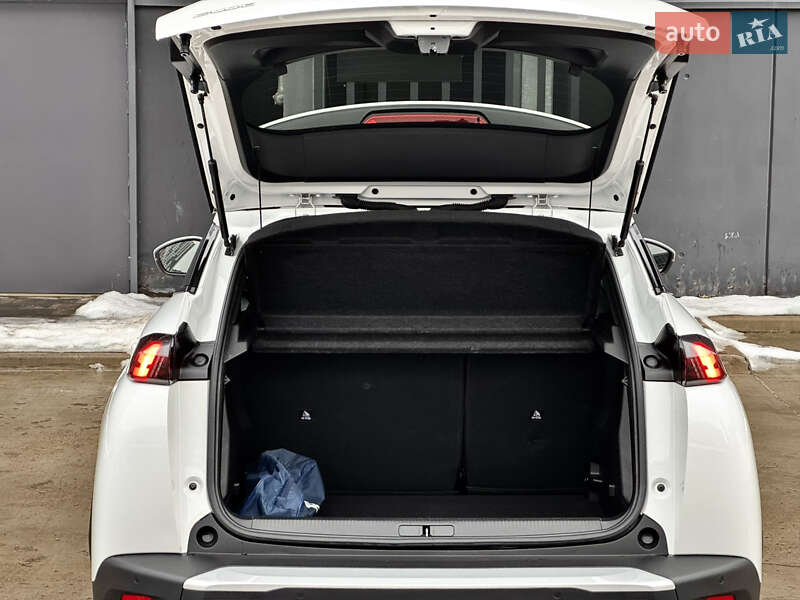 Внедорожник / Кроссовер Peugeot 2008 2021 в Киеве