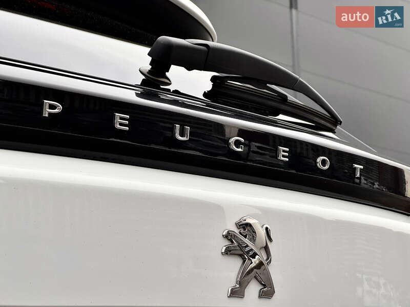 Внедорожник / Кроссовер Peugeot 2008 2021 в Киеве