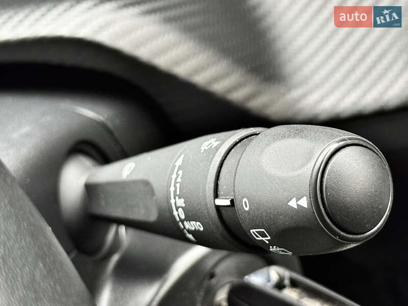 Внедорожник / Кроссовер Peugeot 2008 2021 в Киеве