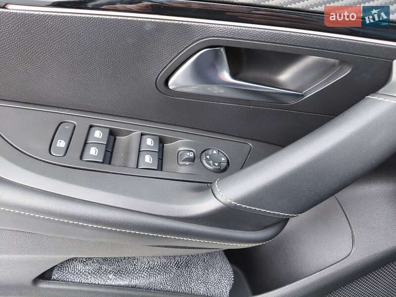 Внедорожник / Кроссовер Peugeot 2008 2021 в Шостке