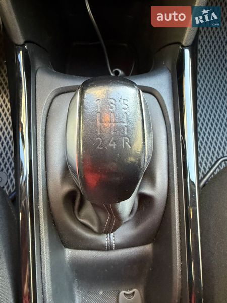 Внедорожник / Кроссовер Peugeot 2008 2019 в Киеве