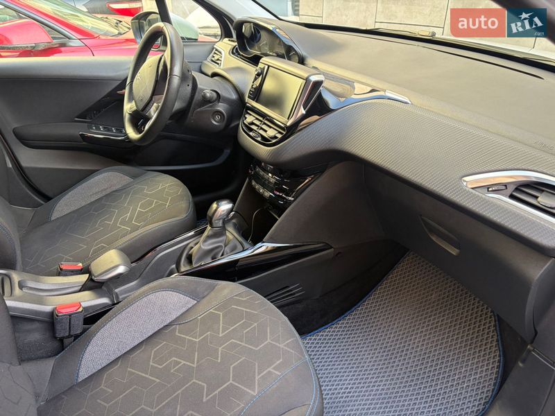 Внедорожник / Кроссовер Peugeot 2008 2019 в Киеве