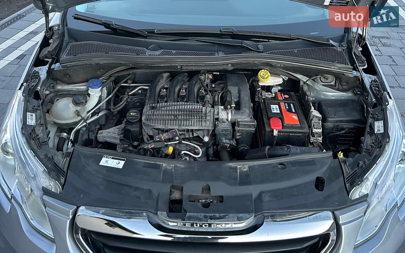 Внедорожник / Кроссовер Peugeot 2008 2016 в Шепетовке