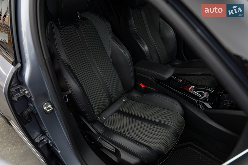 Внедорожник / Кроссовер Peugeot 2008 2020 в Киеве