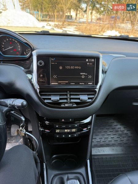 Внедорожник / Кроссовер Peugeot 2008 2017 в Тернополе