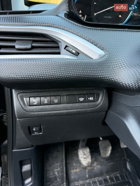 Внедорожник / Кроссовер Peugeot 2008 2017 в Тернополе