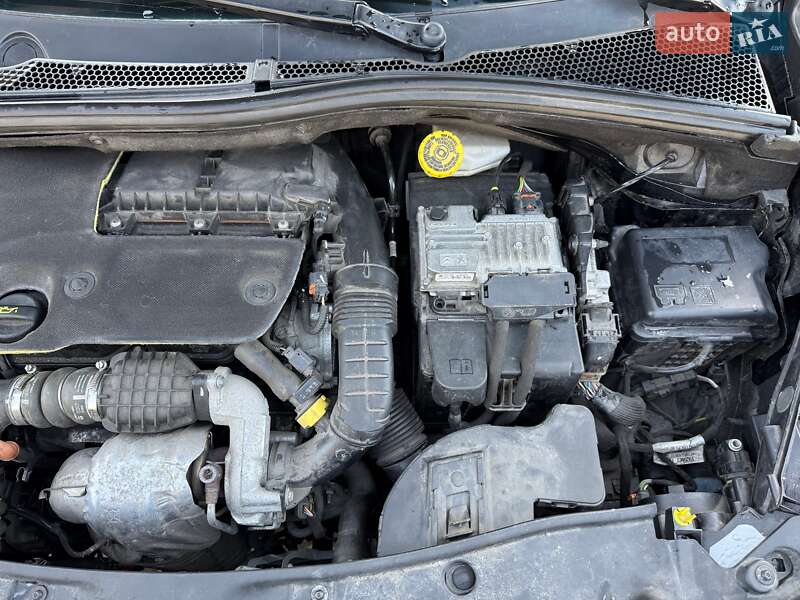 Внедорожник / Кроссовер Peugeot 2008 2017 в Тернополе