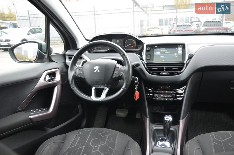 Внедорожник / Кроссовер Peugeot 2008 2016 в Киеве