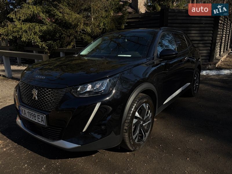Внедорожник / Кроссовер Peugeot 2008 2021 в Киеве