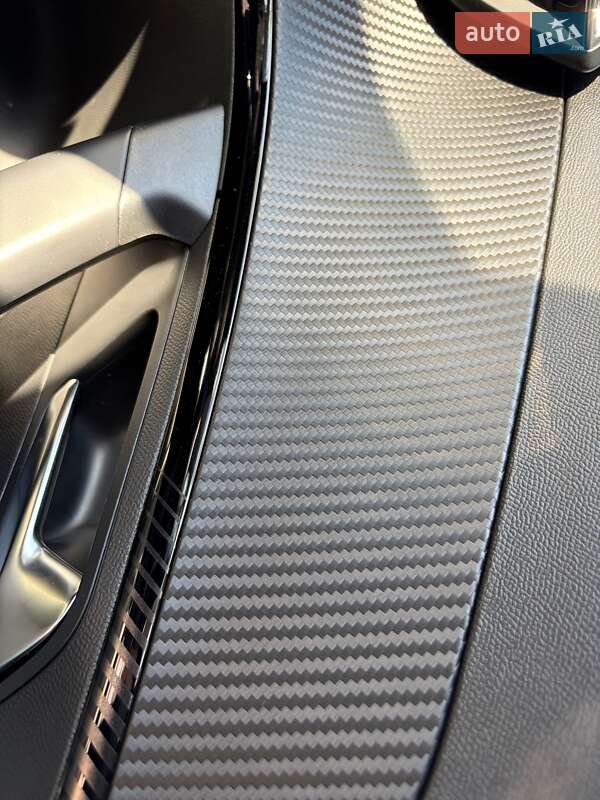 Внедорожник / Кроссовер Peugeot 2008 2021 в Киеве