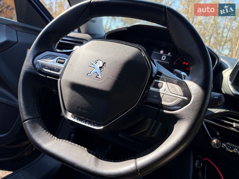 Внедорожник / Кроссовер Peugeot 2008 2021 в Киеве