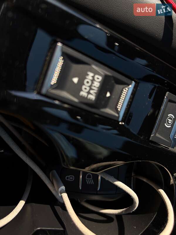 Внедорожник / Кроссовер Peugeot 2008 2021 в Киеве