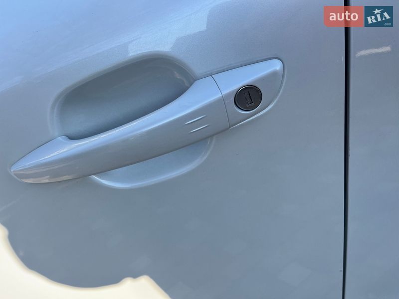 Внедорожник / Кроссовер Peugeot 2008 2020 в Киеве