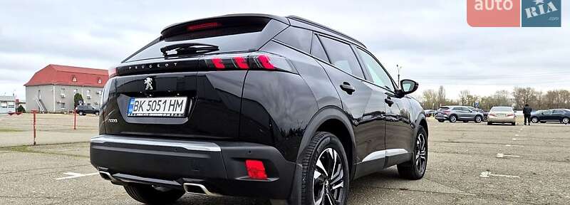 Внедорожник / Кроссовер Peugeot 2008 2021 в Киеве
