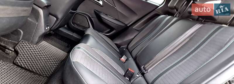 Внедорожник / Кроссовер Peugeot 2008 2021 в Киеве