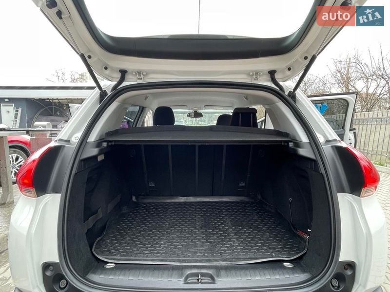 Внедорожник / Кроссовер Peugeot 2008 2014 в Львове фото 4 Внедорожник / Кроссовер Peugeot 2008 2014 в Львове